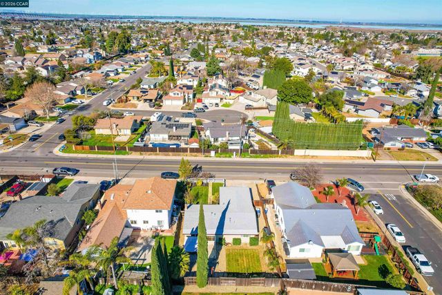 1425 W Cypress Rd, Oakley, CA 94561