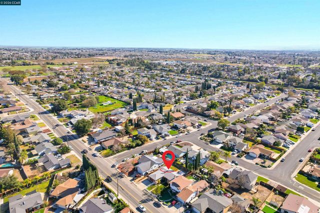 1425 W Cypress Rd, Oakley, CA 94561