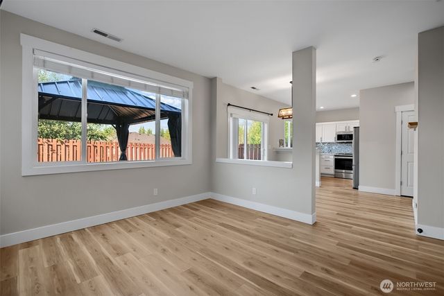 6527 Francis Avenue SE, Auburn, WA 98092