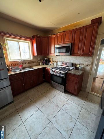 533-535 11th Avenue, Paterson, NJ 07514