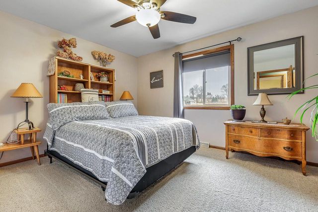 518 Midway DRIVE, Reedsburg, WI 53959