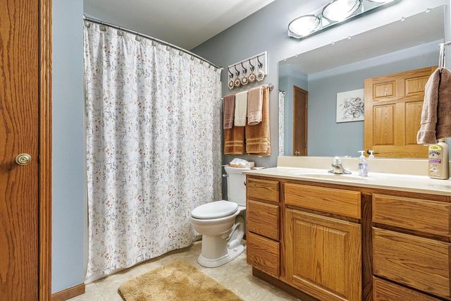 518 Midway DRIVE, Reedsburg, WI 53959