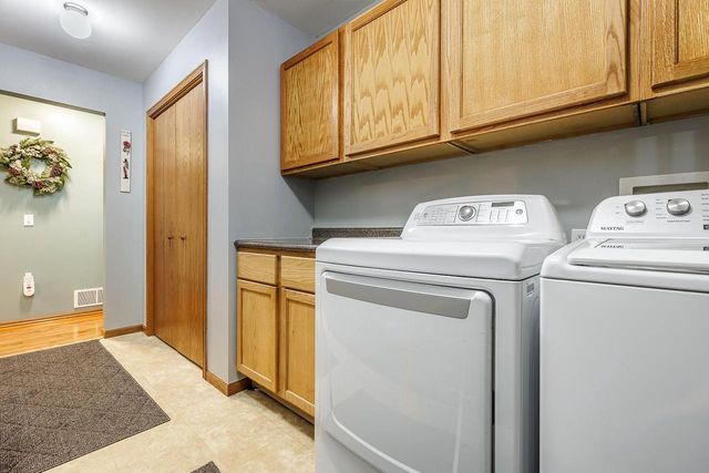 518 Midway DRIVE, Reedsburg, WI 53959