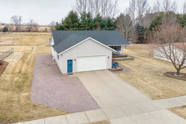 518 Midway DRIVE, Reedsburg, WI 53959