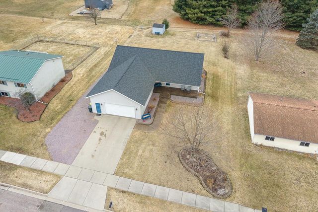 518 Midway DRIVE, Reedsburg, WI 53959