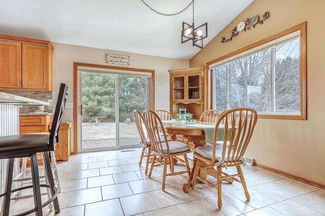 518 Midway DRIVE, Reedsburg, WI 53959