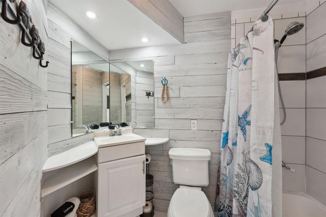 16519 Blackbeard Road, Jamaica Beach, TX 77554