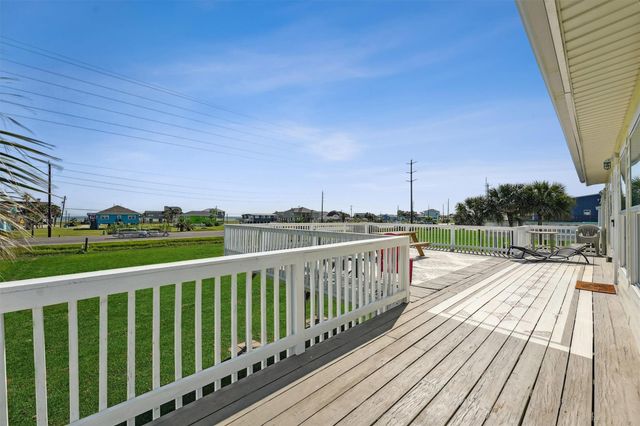 16519 Blackbeard Road, Jamaica Beach, TX 77554