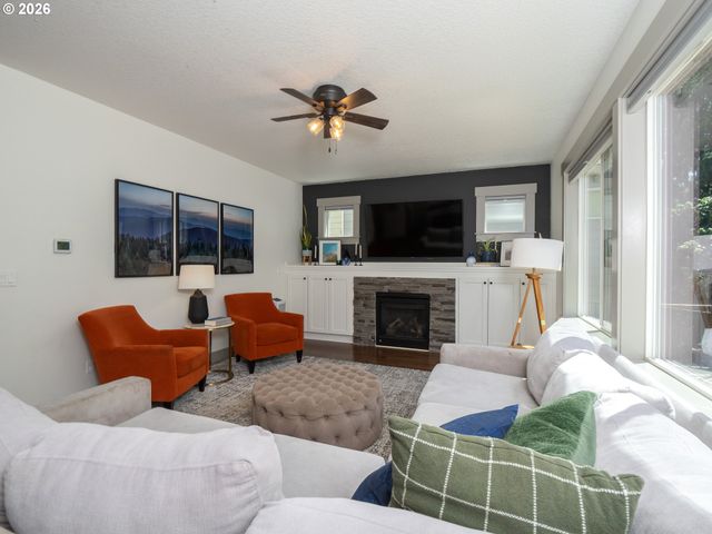 3526 Sw ARNOLD St, Portland, OR 97219