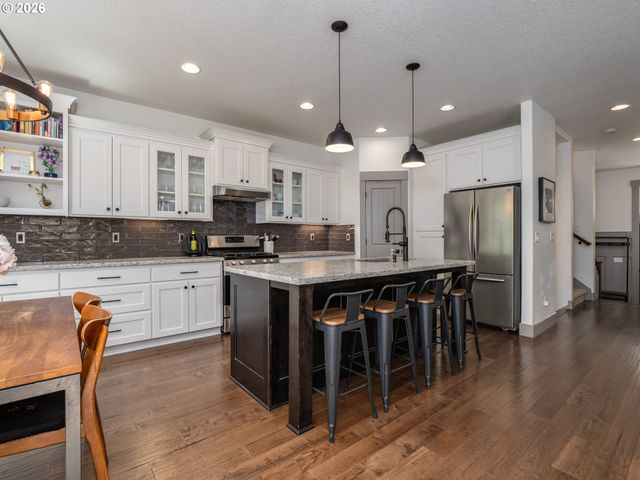 3526 Sw ARNOLD St, Portland, OR 97219