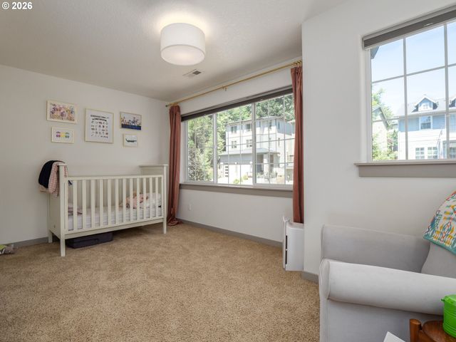 3526 Sw ARNOLD St, Portland, OR 97219