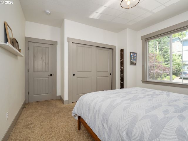 3526 Sw ARNOLD St, Portland, OR 97219