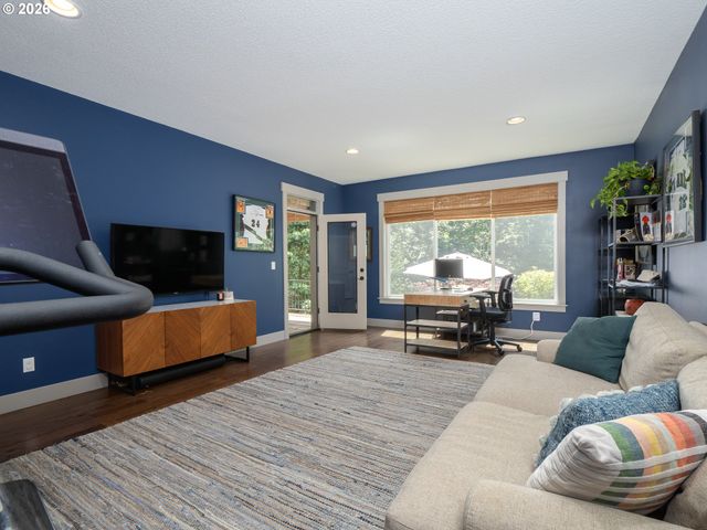 3526 Sw ARNOLD St, Portland, OR 97219