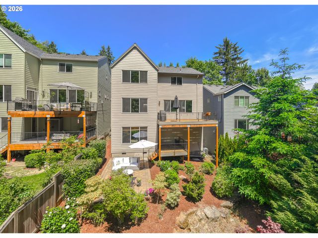 3526 Sw ARNOLD St, Portland, OR 97219
