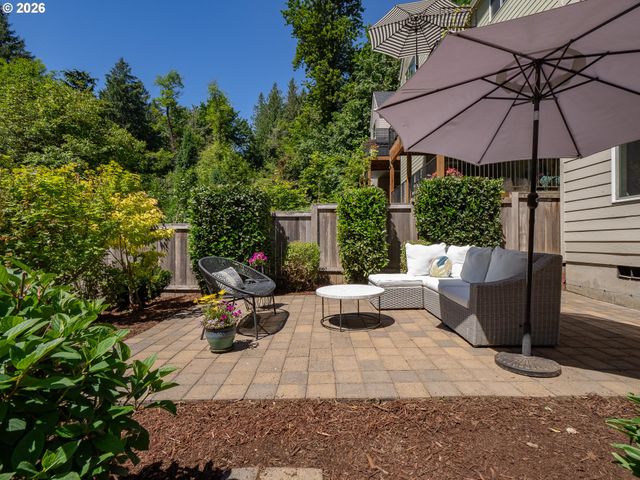 3526 Sw ARNOLD St, Portland, OR 97219