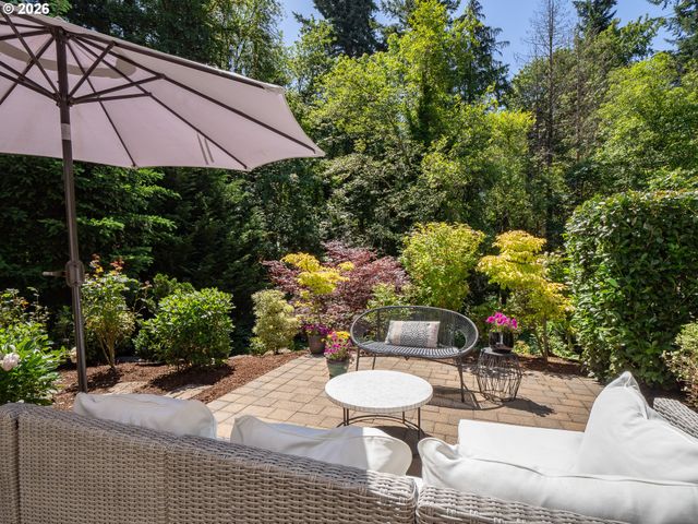 3526 Sw ARNOLD St, Portland, OR 97219