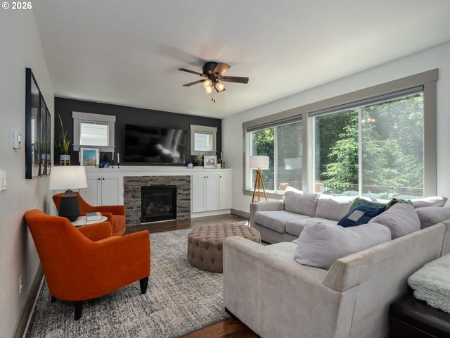 3526 Sw ARNOLD St, Portland, OR 97219