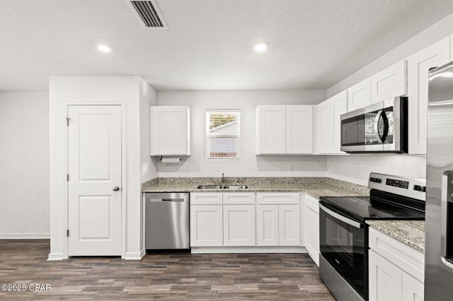 3987 Oxford Avenue, Chipley, FL 32428