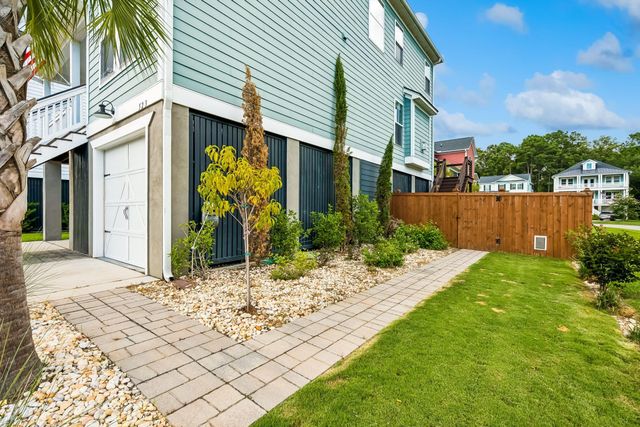 523 Amalie Farms Drive, Charleston, SC 29492