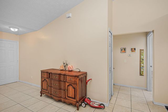 414 SW Lakehurst Dr, Port St Lucie, FL 34983