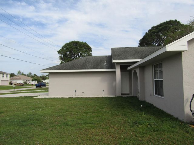 414 SW Lakehurst Dr, Port St Lucie, FL 34983