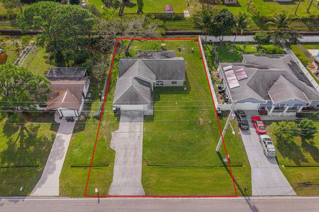 414 SW Lakehurst Dr, Port St Lucie, FL 34983