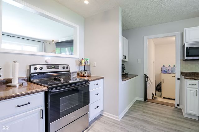 70 S 5th Avenue, Beech Grove, IN 46107