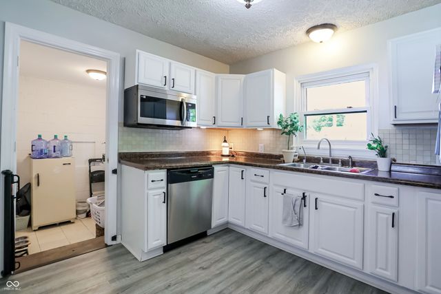 70 S 5th Avenue, Beech Grove, IN 46107