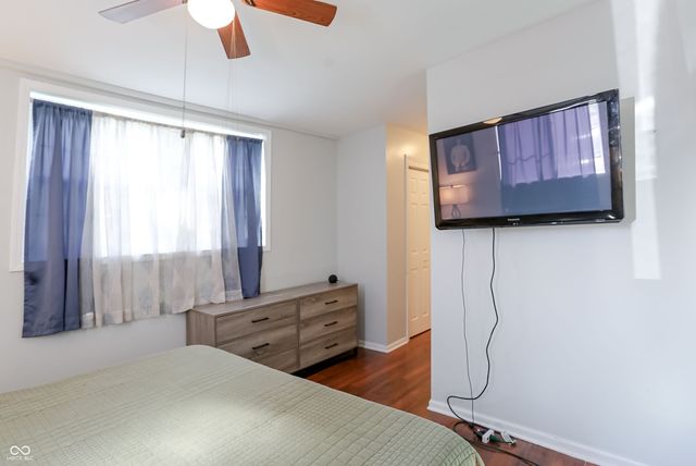 70 S 5th Avenue, Beech Grove, IN 46107