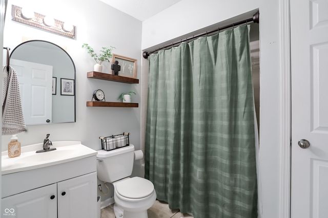 70 S 5th Avenue, Beech Grove, IN 46107