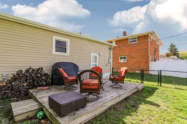 70 S 5th Avenue, Beech Grove, IN 46107