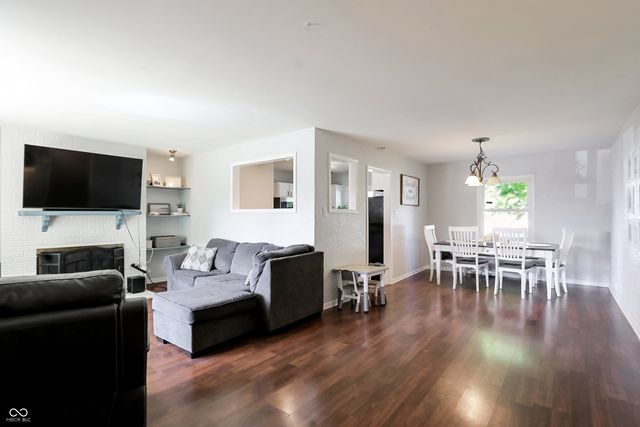 70 S 5th Avenue, Beech Grove, IN 46107