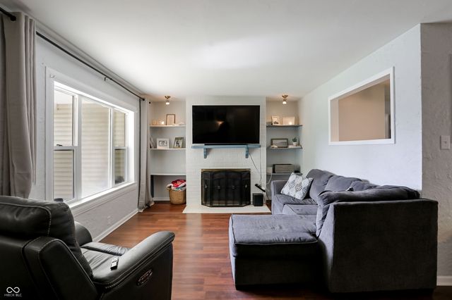 70 S 5th Avenue, Beech Grove, IN 46107