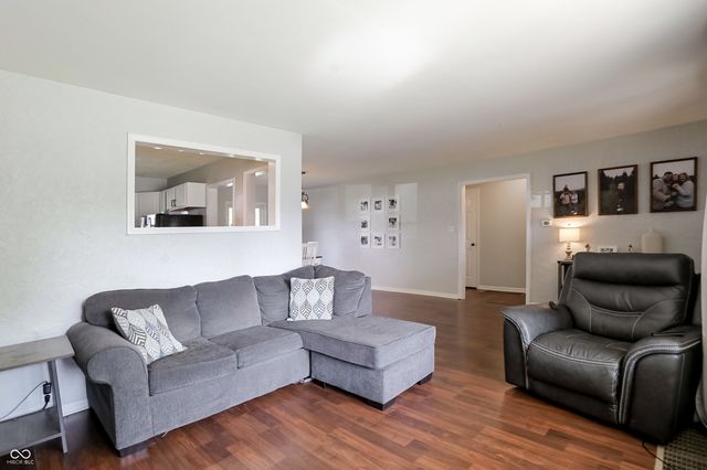 70 S 5th Avenue, Beech Grove, IN 46107