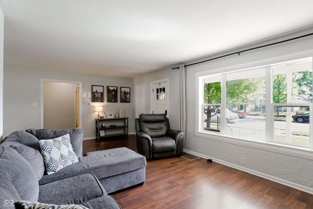 70 S 5th Avenue, Beech Grove, IN 46107