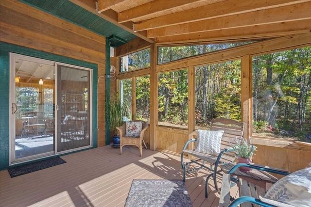 193 Nichewaug Rd, Petersham, MA 01366