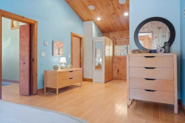 193 Nichewaug Rd, Petersham, MA 01366