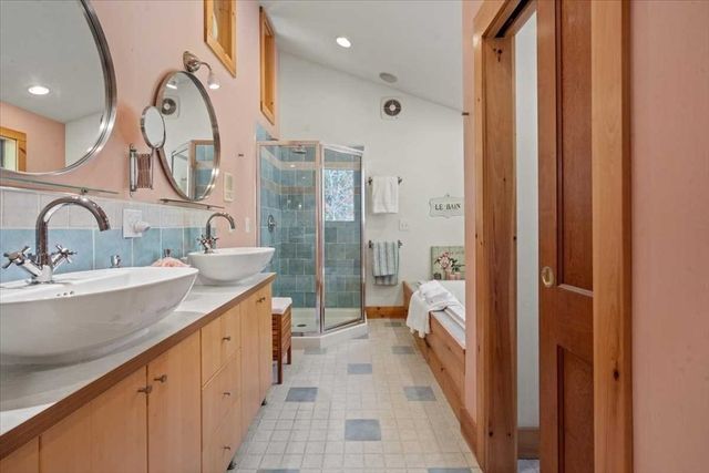 193 Nichewaug Rd, Petersham, MA 01366