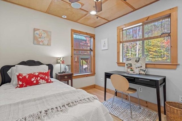 193 Nichewaug Rd, Petersham, MA 01366