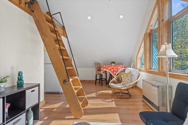 193 Nichewaug Rd, Petersham, MA 01366