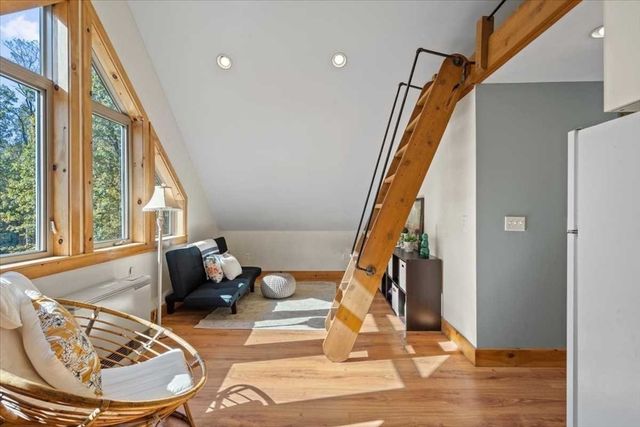 193 Nichewaug Rd, Petersham, MA 01366