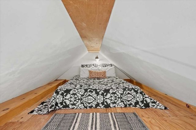 193 Nichewaug Rd, Petersham, MA 01366