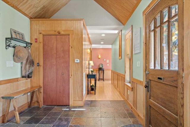 193 Nichewaug Rd, Petersham, MA 01366