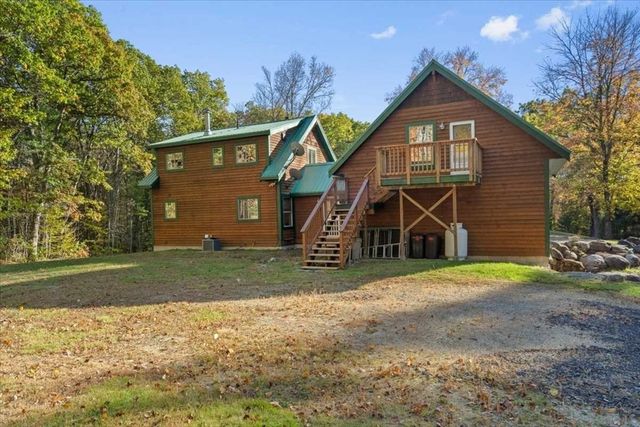 193 Nichewaug Rd, Petersham, MA 01366