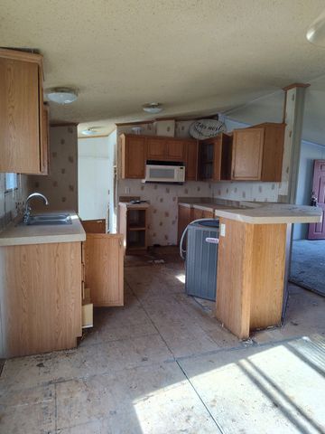 5445 Sun Meadow Circle, Granbury, TX 76049