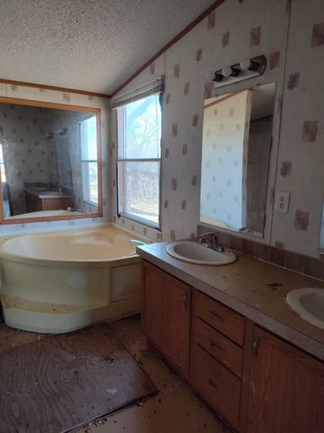 5445 Sun Meadow Circle, Granbury, TX 76049