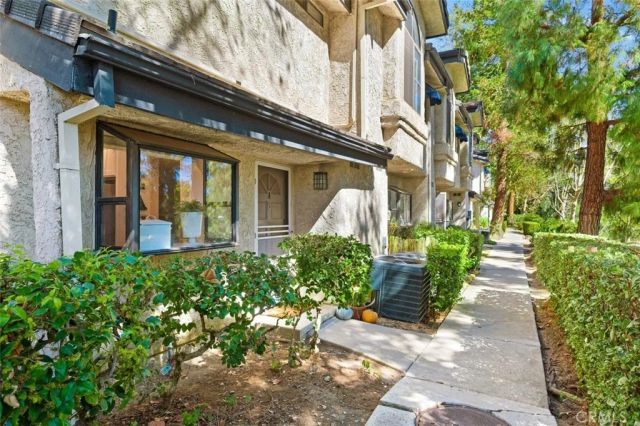 5704 Skyview Way A, Agoura Hills, CA 91301