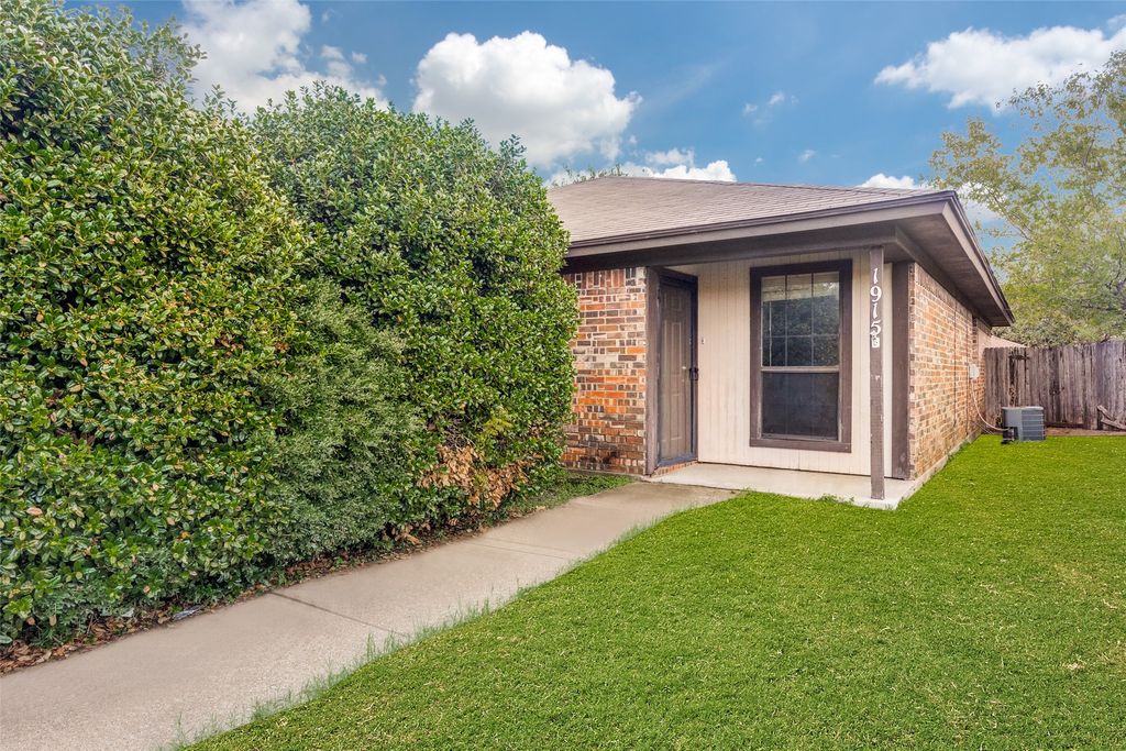 1913 San Rafael Street, Fort Worth, TX 76134