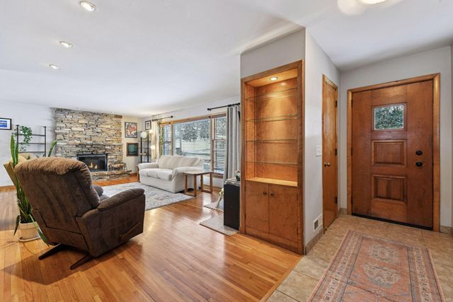 16600 Canterbury Drive, Minnetonka, MN 55345