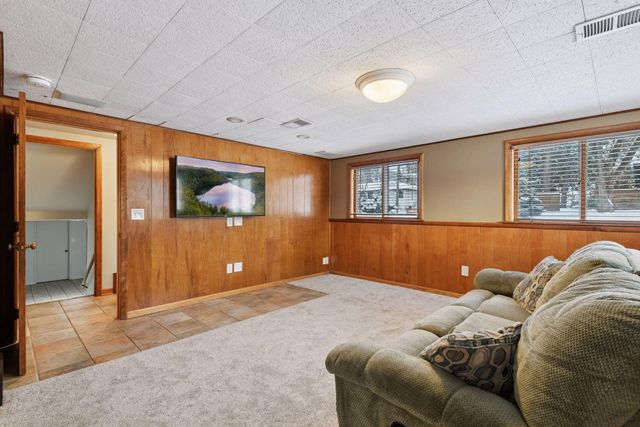 16600 Canterbury Drive, Minnetonka, MN 55345